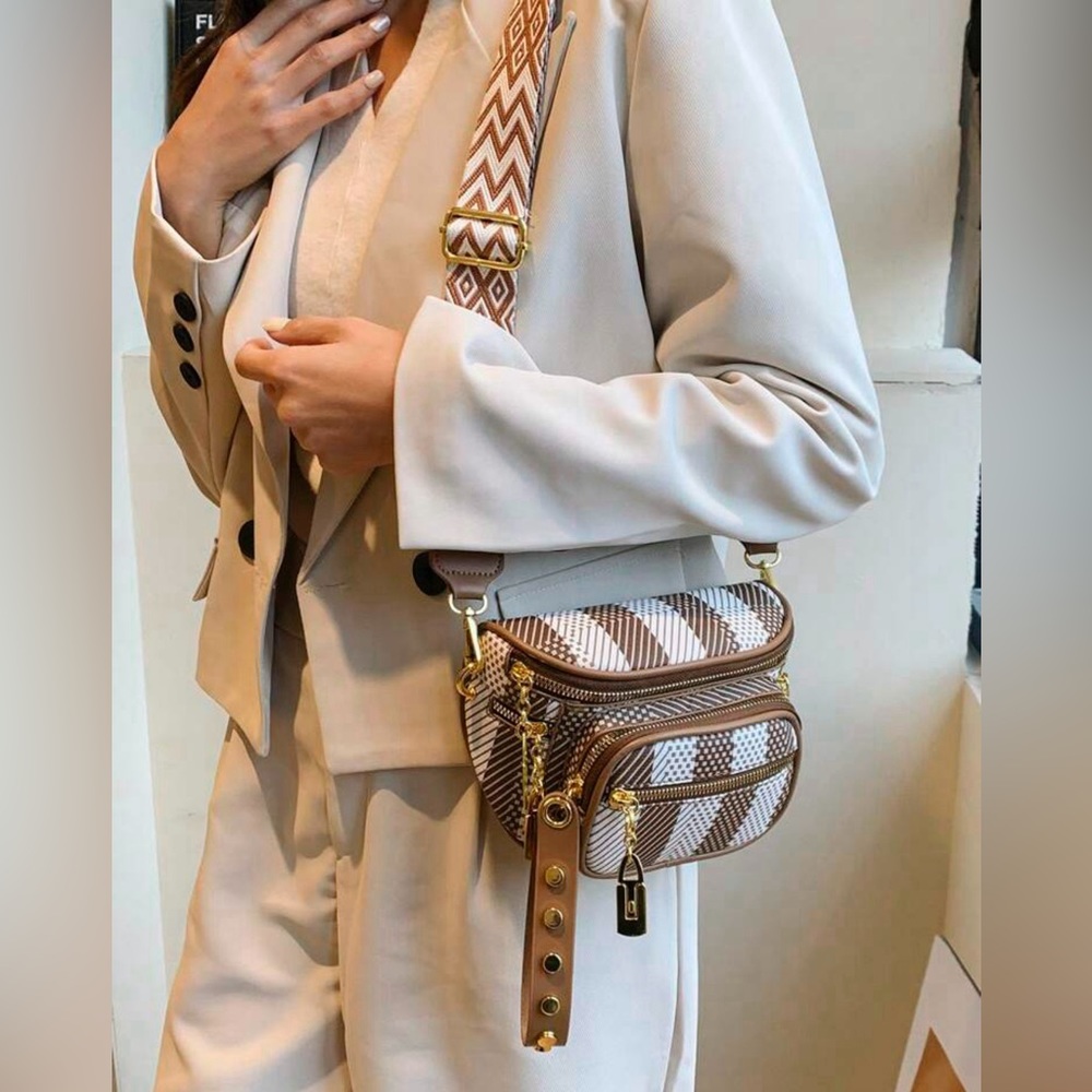 New Crossbody Chest Bag - Picture 2 of 10